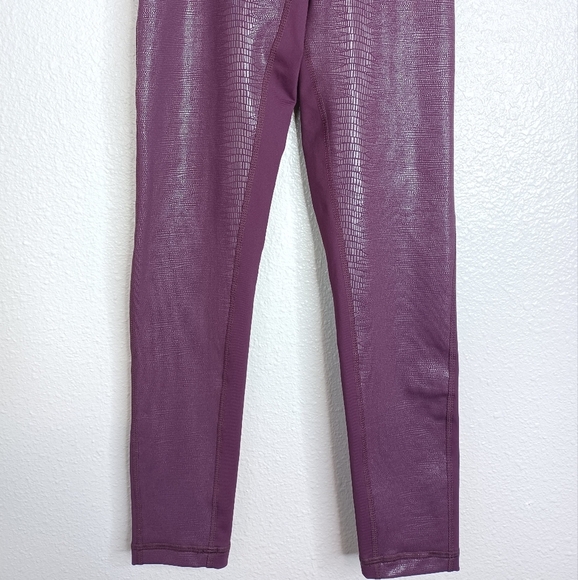 DYI Movement Tight Sz XS Burgundy Reptile Foil Leggings - Picture 5 of 12